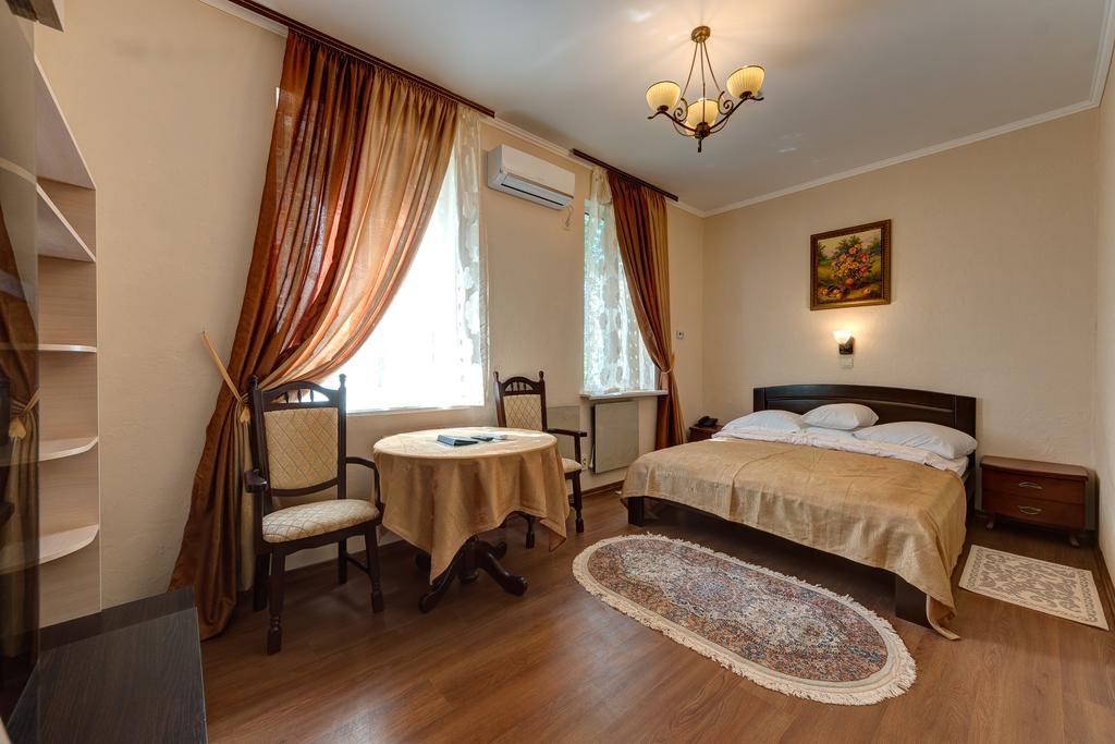 Aleksandria Hotel Kiev Buitenkant foto
